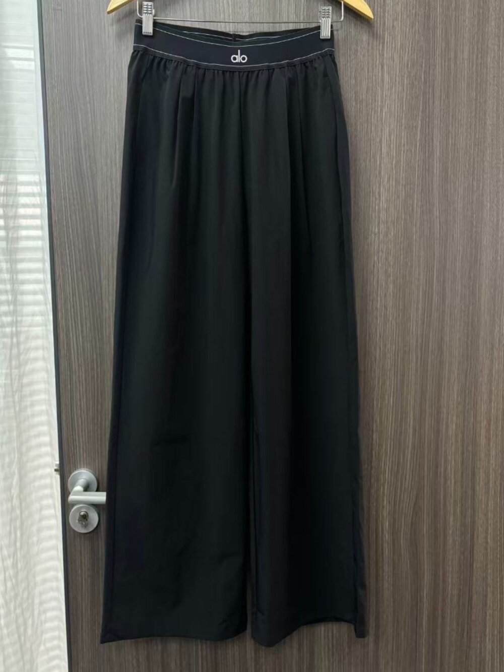 ALO Yoga Women's Black Suit Pants 🖤 Regular Size 30-inch Inner Seam - Picture 5 of 8